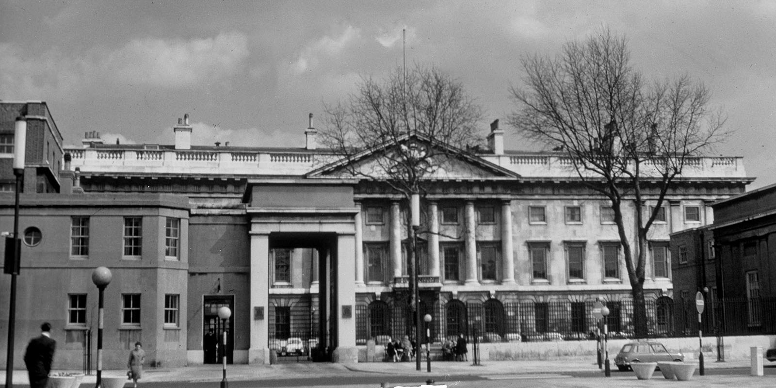 Royal Mint Tower Hill building.jpg