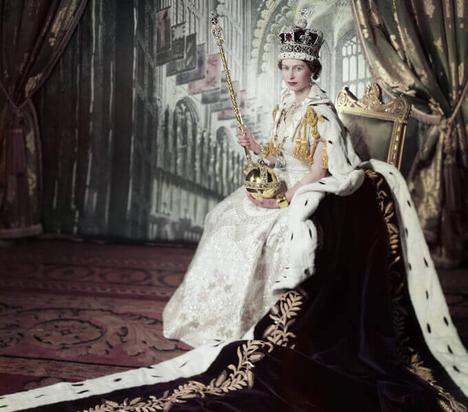 Queen Elizabeth II coronation portrait.jpg